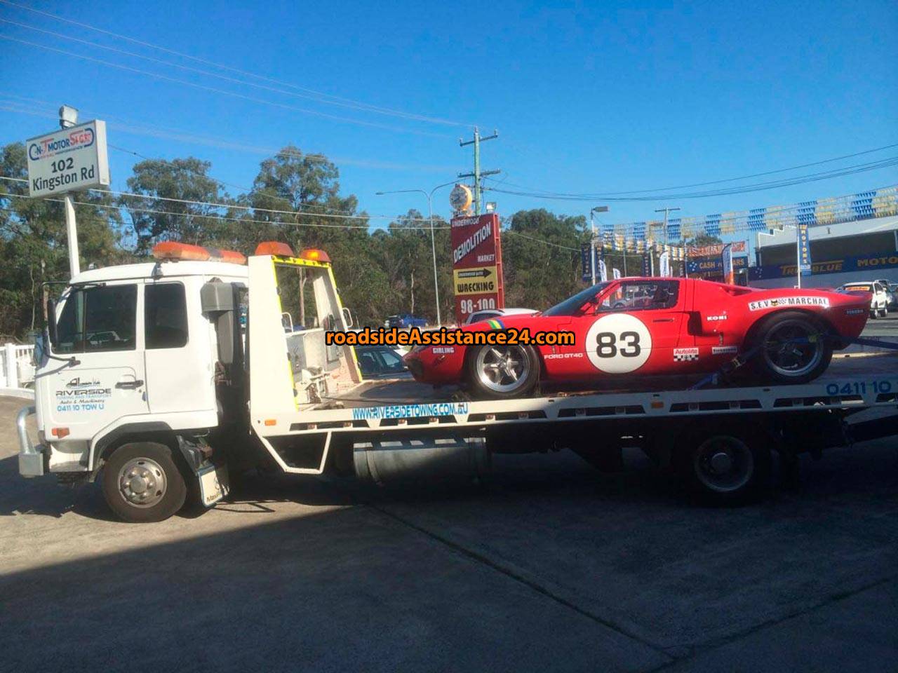 Tilt tray towing in Brisbane