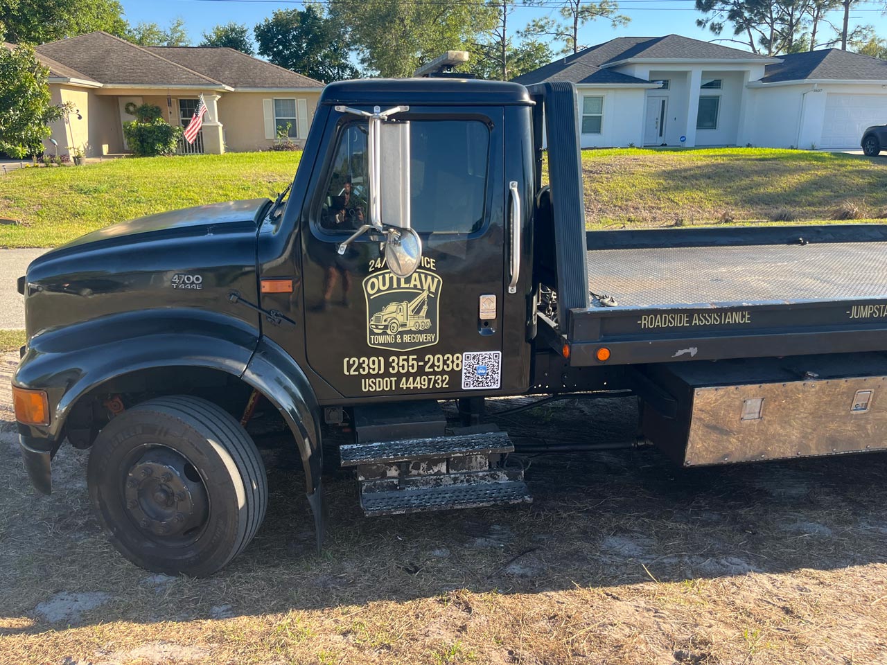 Flatbed towing near Lehigh Acres, FL
